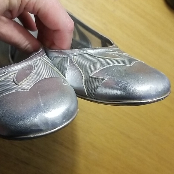 Salvatore Ferragamo Silver Mesh Flats Authentic - Picture 7 of 16